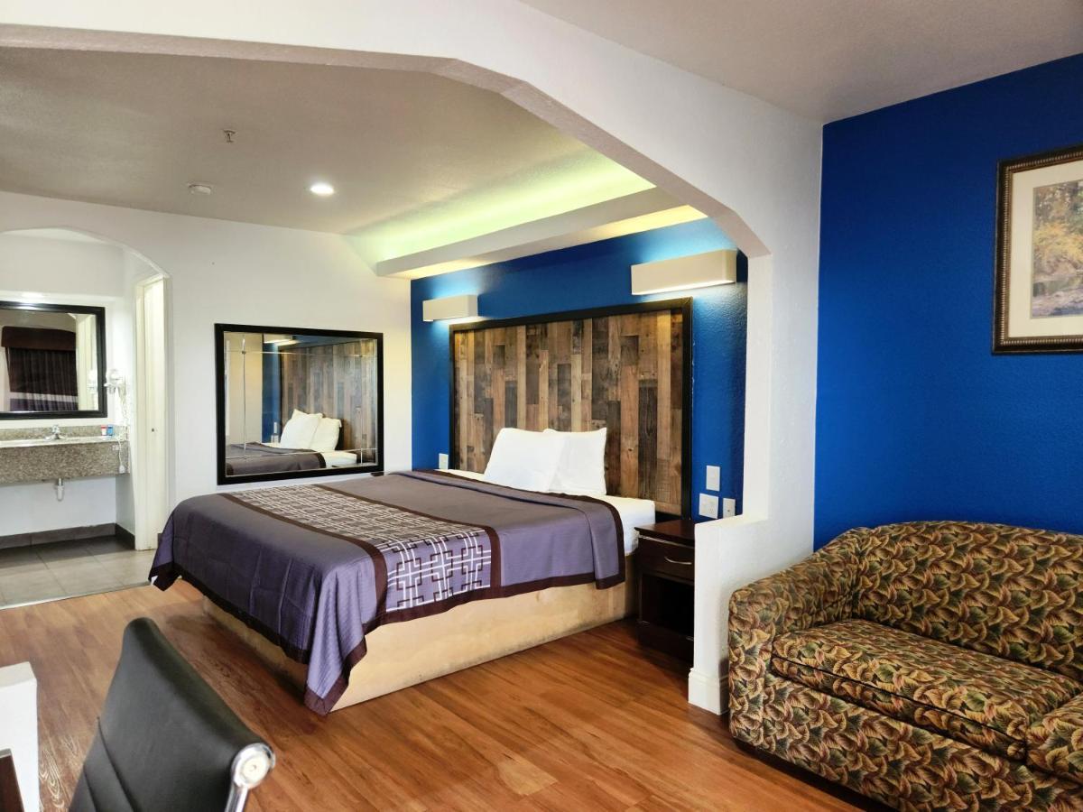 Express Inn Tomball Buitenkant foto