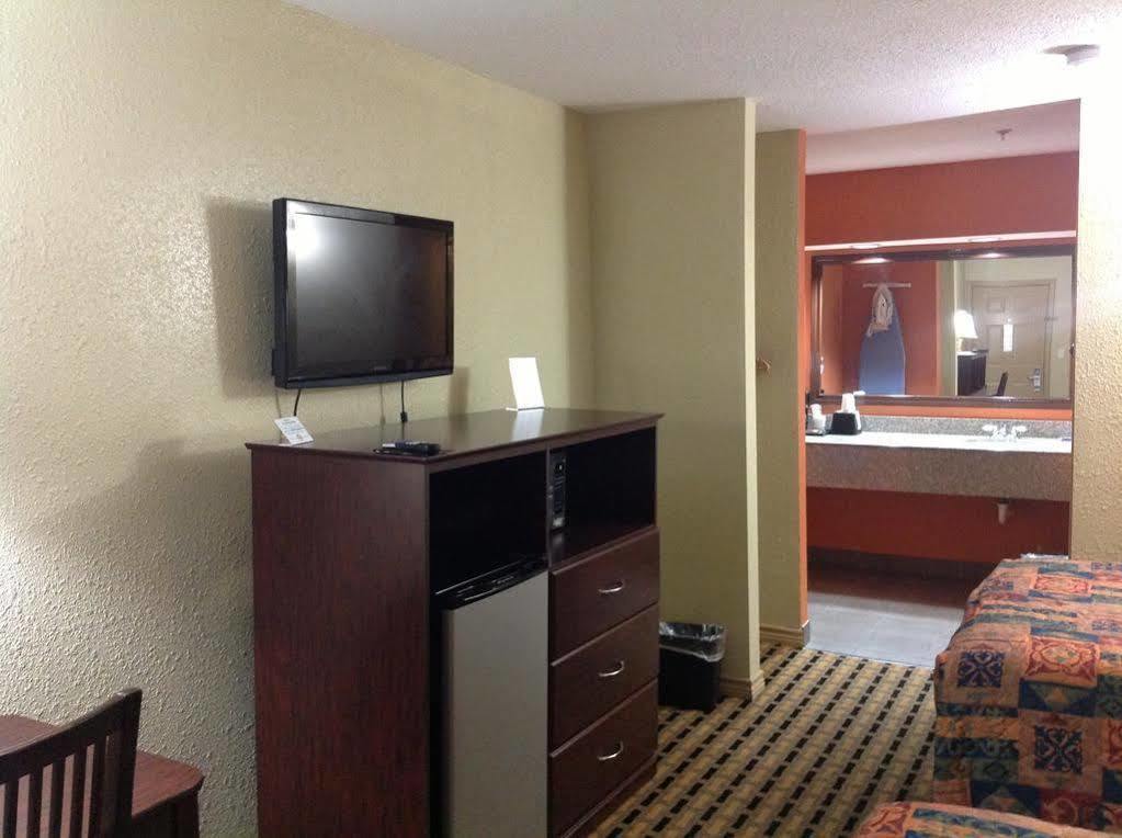 Express Inn Tomball Buitenkant foto